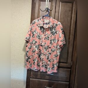 Good threads poplin 100% cotton Hawaiian shirt. Short sleeves. unisex.  Pink.